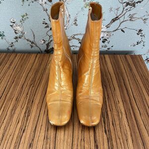 Michel Perry Patent Leather Ankle Boot Bootie Size 37 / 6.5 Yellow Gold